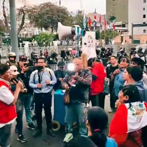 Protestas en Perú: Arde el país ante la corrupción Karlo Grados